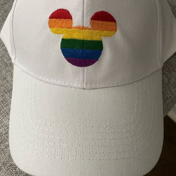 NWOT TAG DISNEY HAT, GREAT GIFT…. OFFERS WELCOME!!!! - Picture 2 of 7